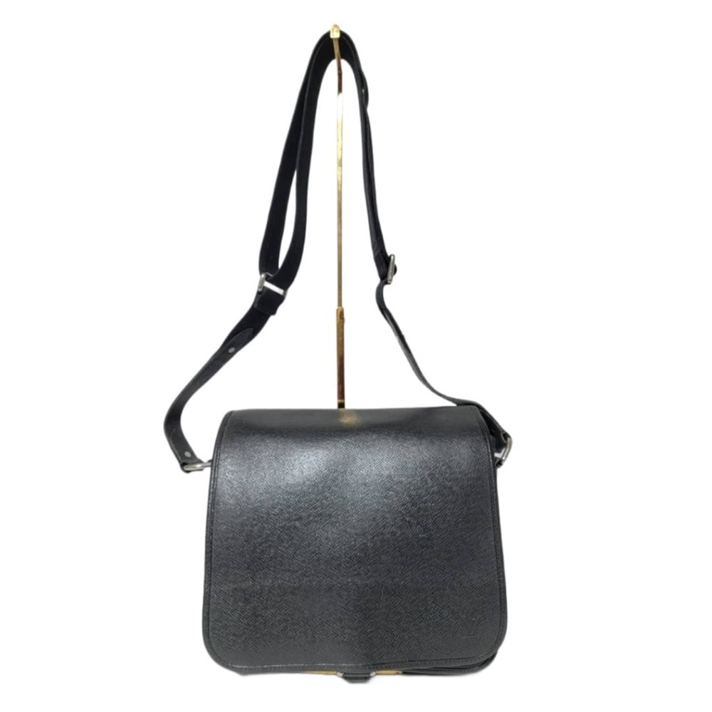 Authentic Louis Vuitton Taiga Andrei Messenger Bag Black